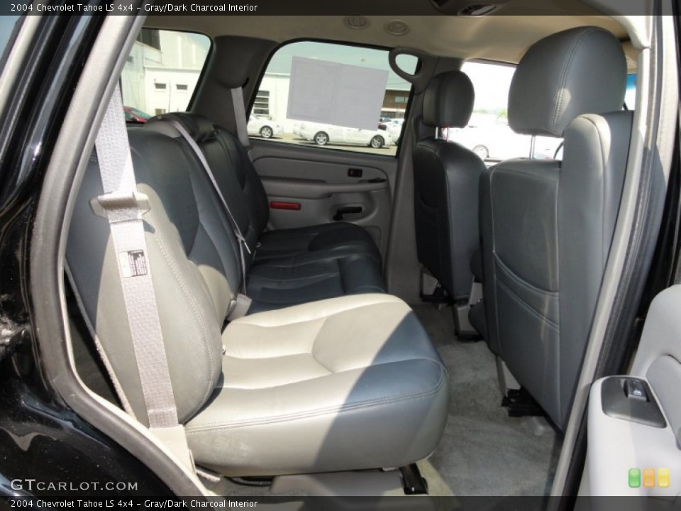 Gray/Dark Charcoal Interior Photo for the 2004 Chevrolet Tahoe LS 4x4 #51452781