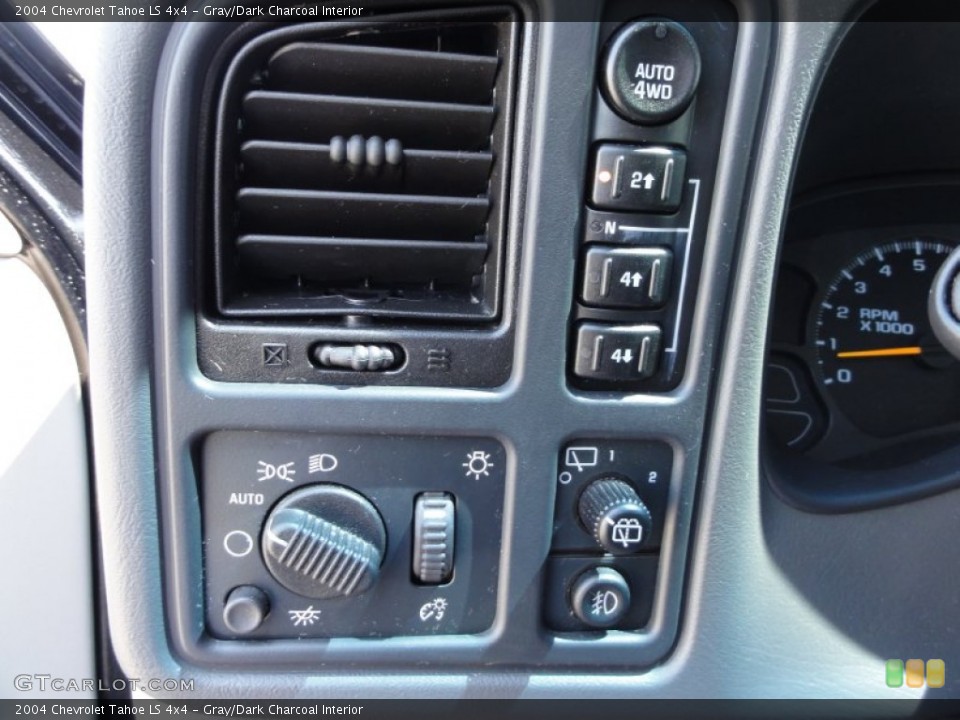 Gray/Dark Charcoal Interior Controls for the 2004 Chevrolet Tahoe LS 4x4 #51453102