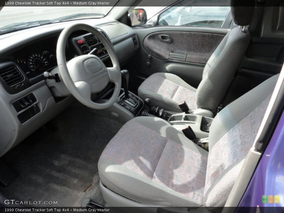 Medium Gray Interior Photo for the 1999 Chevrolet Tracker Soft Top 4x4 #51458730