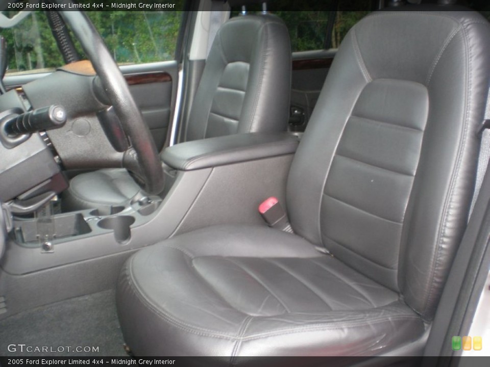 Midnight Grey Interior Photo for the 2005 Ford Explorer Limited 4x4 #51459021