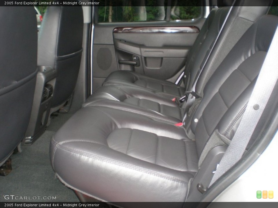 Midnight Grey Interior Photo for the 2005 Ford Explorer Limited 4x4 #51459084