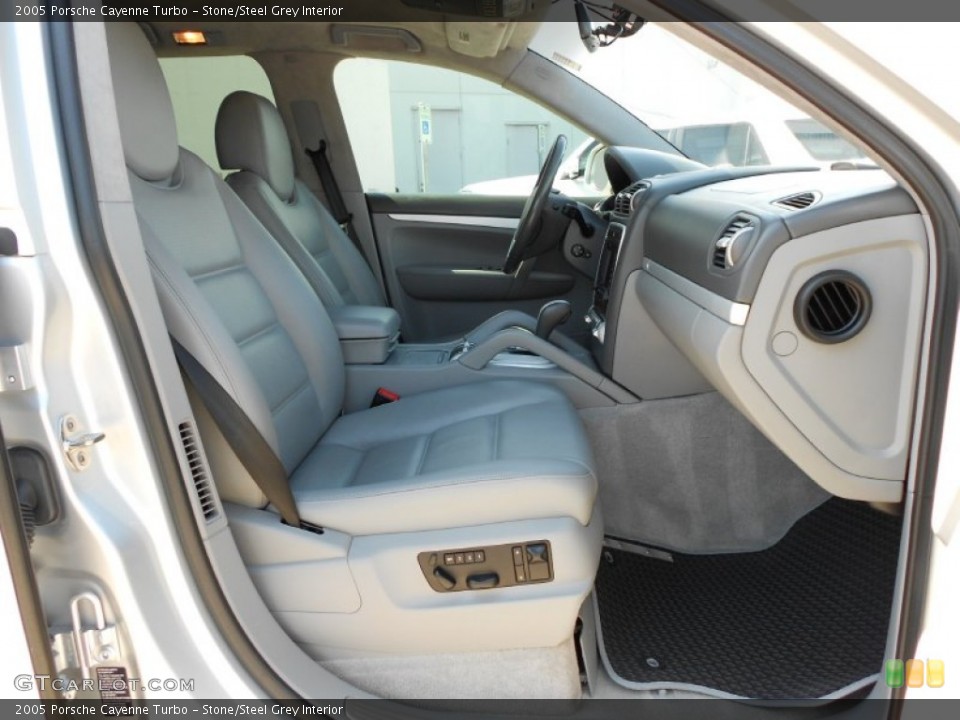 Stone/Steel Grey Interior Photo for the 2005 Porsche Cayenne Turbo #51463185