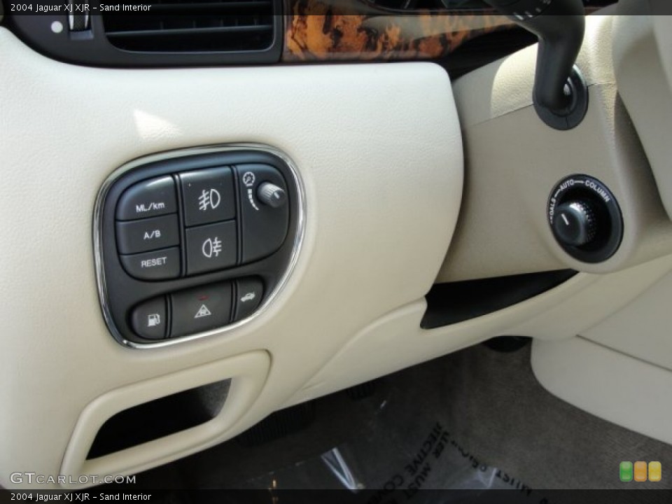 Sand Interior Controls for the 2004 Jaguar XJ XJR #51464736
