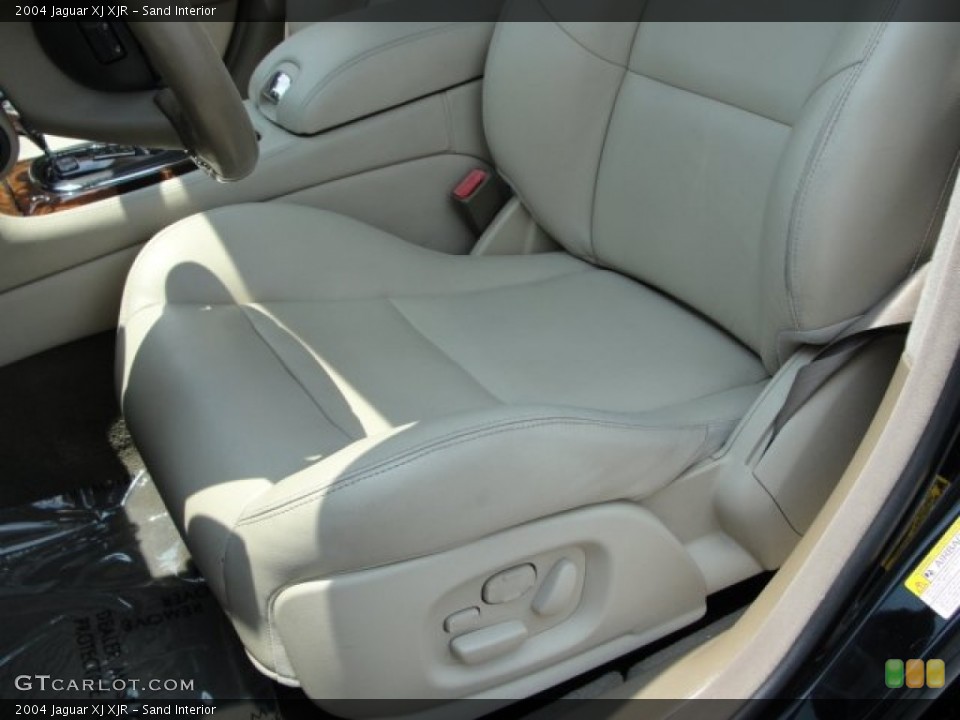 Sand Interior Photo for the 2004 Jaguar XJ XJR #51464766