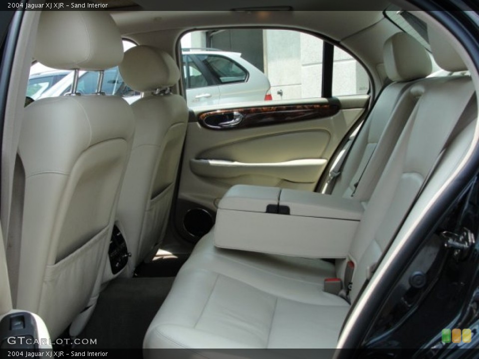 Sand Interior Photo for the 2004 Jaguar XJ XJR #51464790