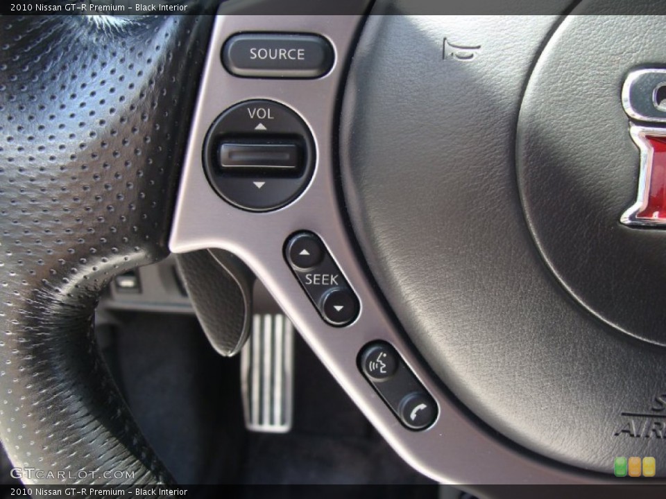Black Interior Controls for the 2010 Nissan GT-R Premium #51466020