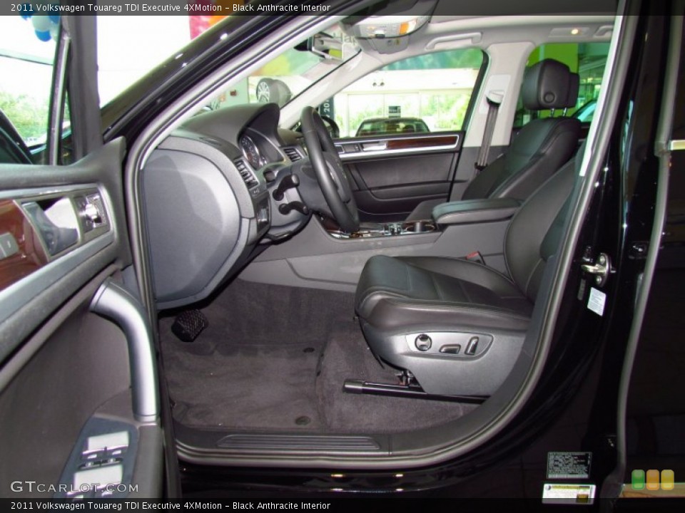 Black Anthracite Interior Photo for the 2011 Volkswagen Touareg TDI Executive 4XMotion #51479686