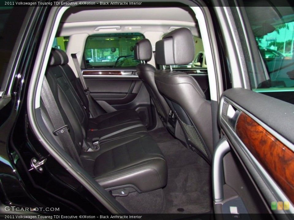 Black Anthracite Interior Photo for the 2011 Volkswagen Touareg TDI Executive 4XMotion #51479704