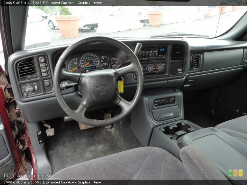 Graphite Interior Photo for the 2000 GMC Sierra 1500 SLE Extended Cab 4x4 #51486976