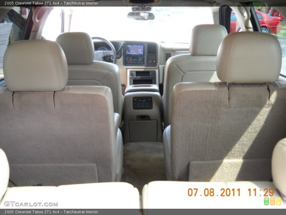 Tan/Neutral Interior Photo for the 2005 Chevrolet Tahoe Z71 4x4 #51492601