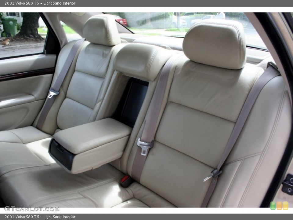 Light Sand Interior Photo for the 2001 Volvo S80 T6 #51495181