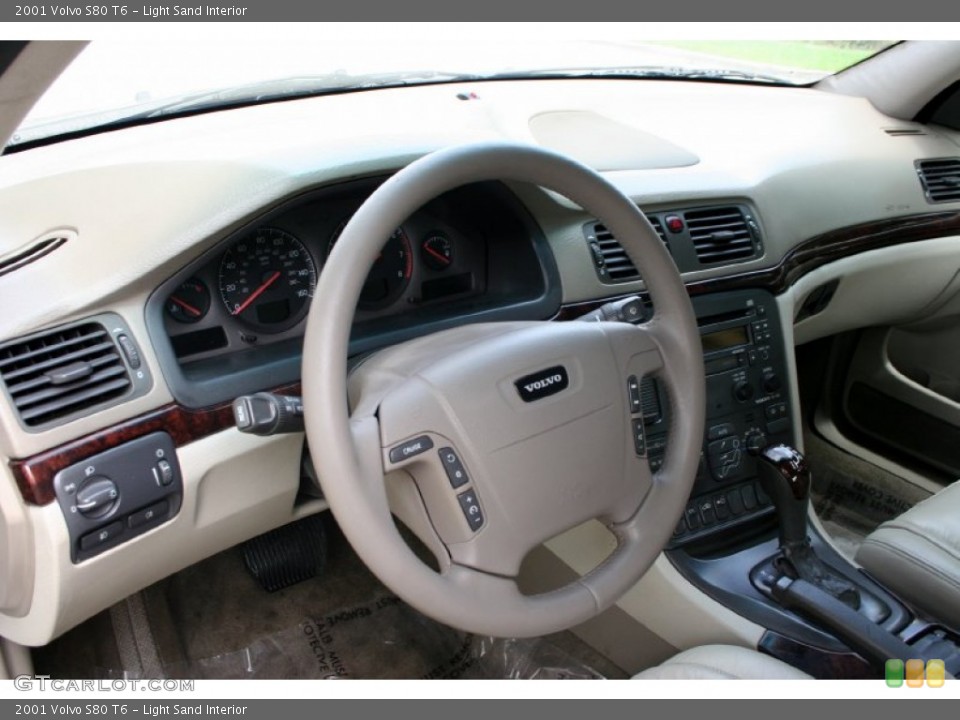 Light Sand Interior Dashboard for the 2001 Volvo S80 T6 #51495322