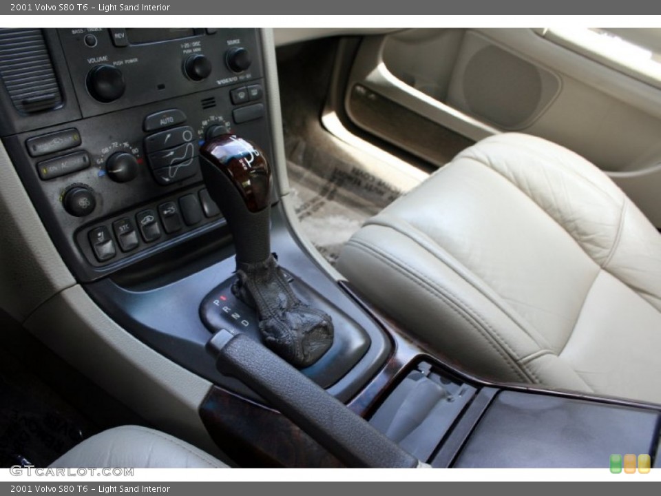 Light Sand Interior Transmission for the 2001 Volvo S80 T6 #51495625