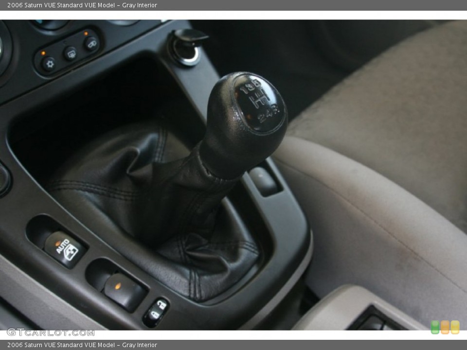 Gray Interior Transmission for the 2006 Saturn VUE  #51497878