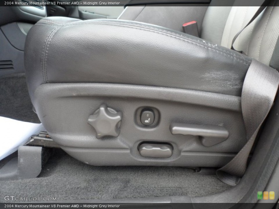 Midnight Grey Interior Controls for the 2004 Mercury Mountaineer V8 Premier AWD #51510730