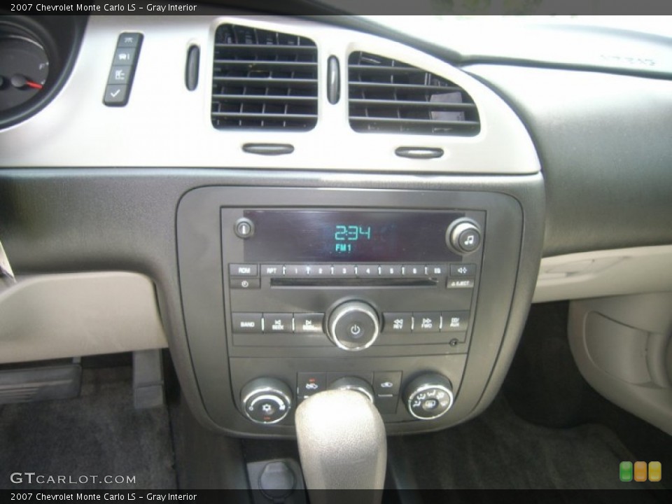 Gray Interior Controls for the 2007 Chevrolet Monte Carlo LS #51514795
