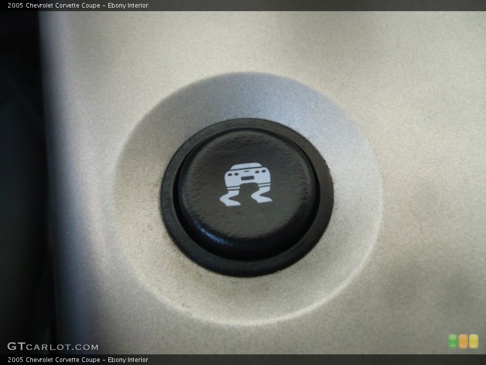 Ebony Interior Controls for the 2005 Chevrolet Corvette Coupe #51518584