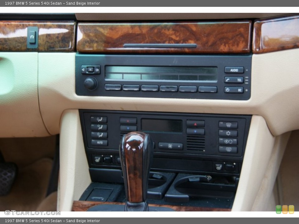 Sand Beige Interior Controls for the 1997 BMW 5 Series 540i Sedan #51524686