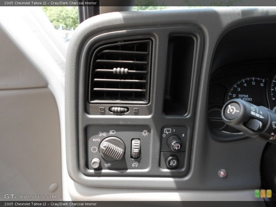 Gray/Dark Charcoal Interior Controls for the 2005 Chevrolet Tahoe LS #51531130