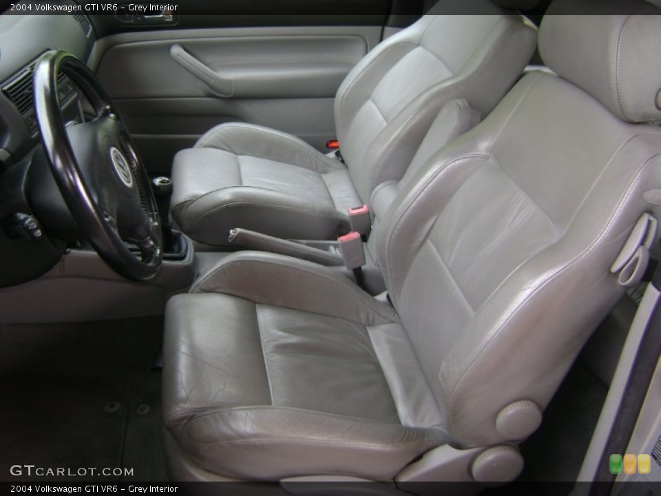 Grey Interior Photo for the 2004 Volkswagen GTI VR6 #51538098