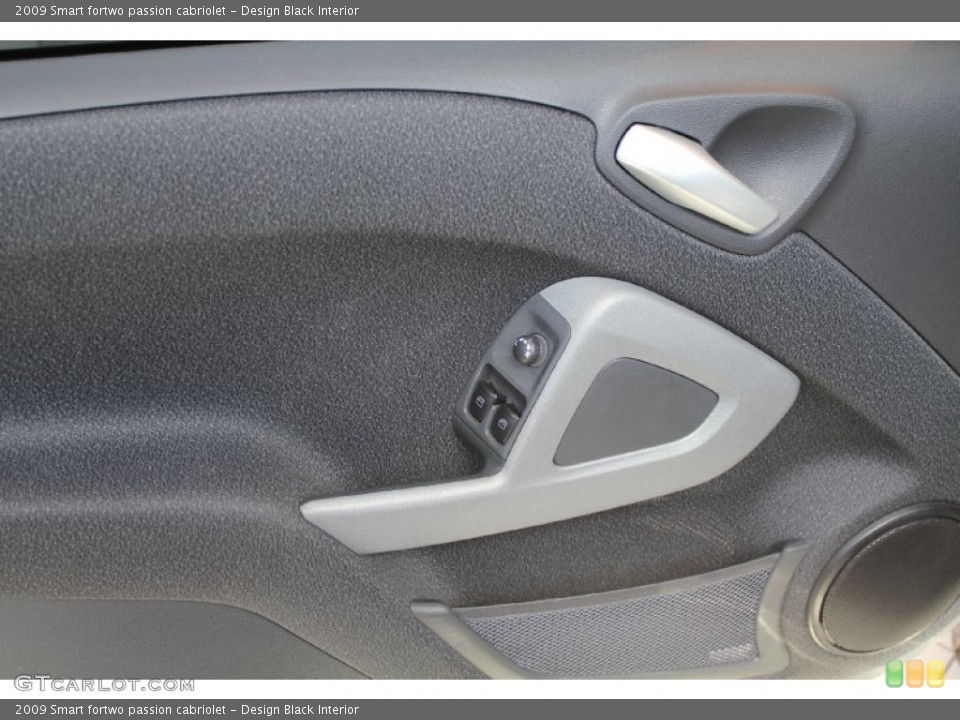 Design Black Interior Door Panel for the 2009 Smart fortwo passion cabriolet #51543630