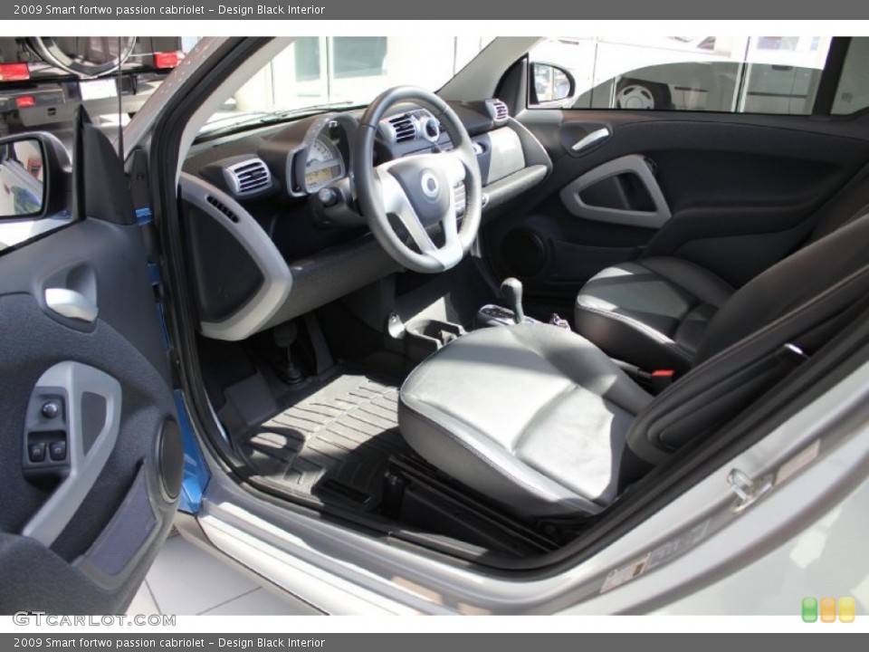 Design Black Interior Photo for the 2009 Smart fortwo passion cabriolet #51543657