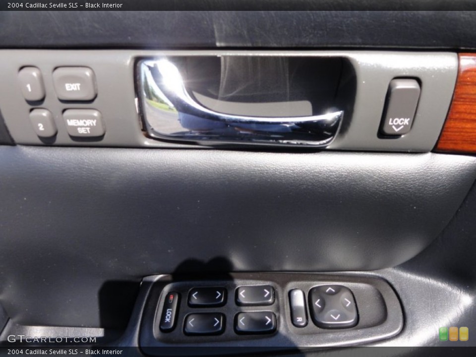 Black Interior Controls for the 2004 Cadillac Seville SLS #51546417
