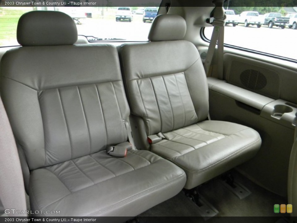 Taupe Interior Photo for the 2003 Chrysler Town & Country LXi #51547581