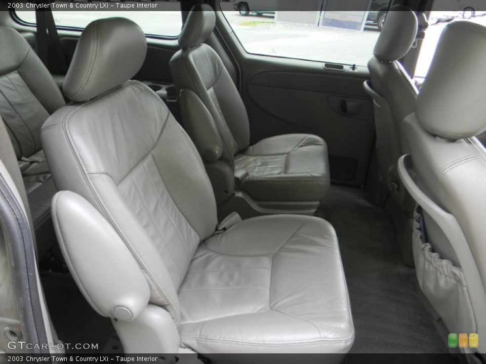 Taupe Interior Photo for the 2003 Chrysler Town & Country LXi #51547596