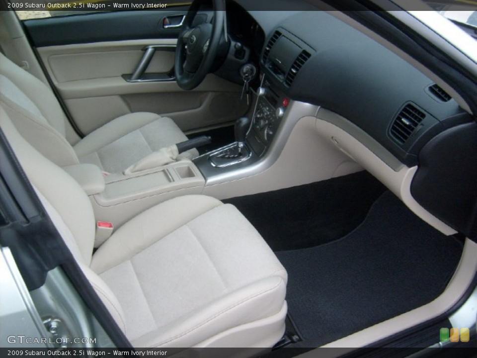 Warm Ivory Interior Photo for the 2009 Subaru Outback 2.5i Wagon #51554625