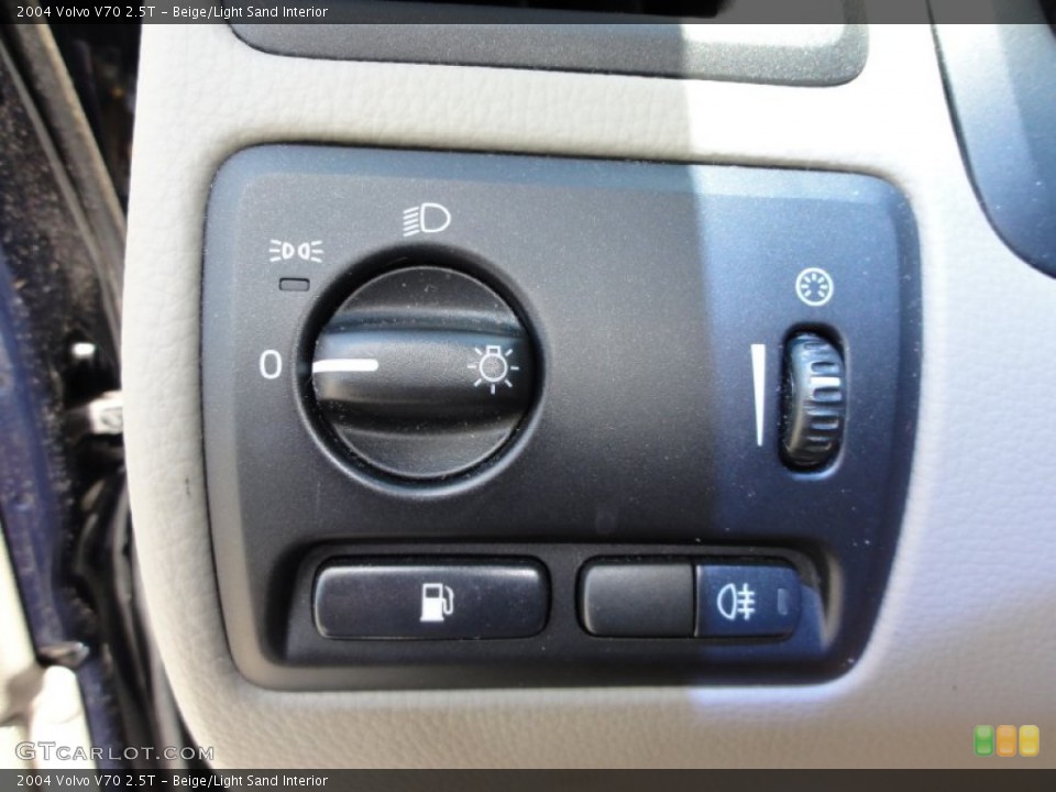 Beige/Light Sand Interior Controls for the 2004 Volvo V70 2.5T #51557365