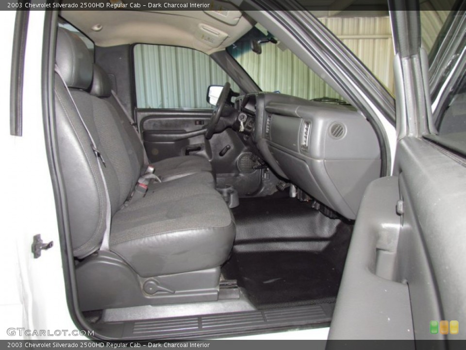 Dark Charcoal Interior Photo for the 2003 Chevrolet Silverado 2500HD Regular Cab #51561333