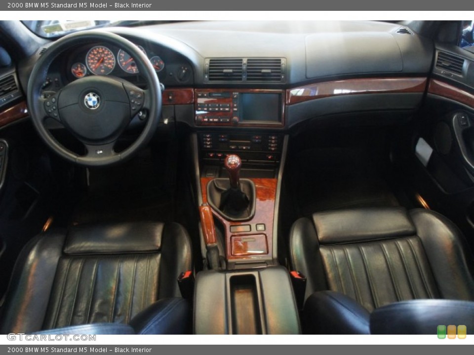 Black Interior Dashboard for the 2000 BMW M5  #51568482