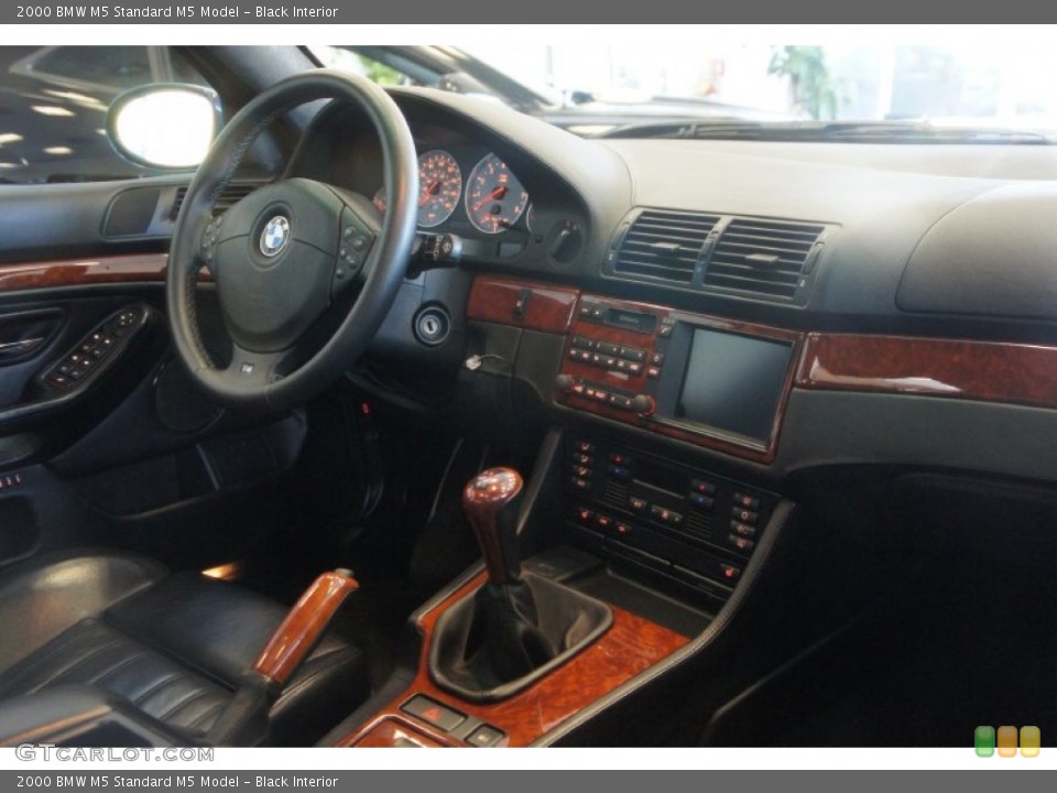 Black Interior Dashboard for the 2000 BMW M5  #51568488