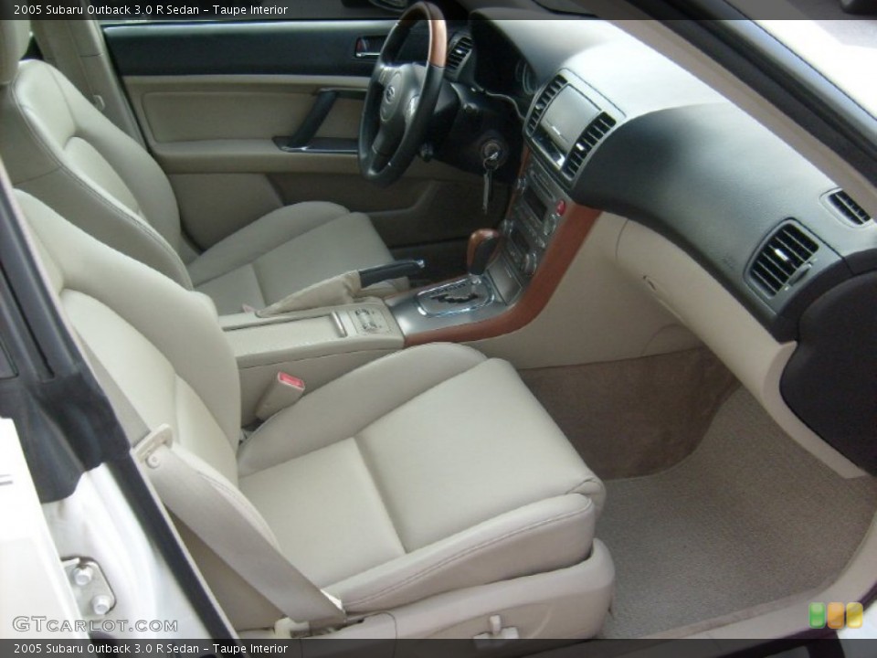 Taupe Interior Photo for the 2005 Subaru Outback 3.0 R Sedan #51575266