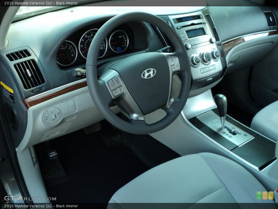 Black Interior Photo for the 2010 Hyundai Veracruz GLS #51584125
