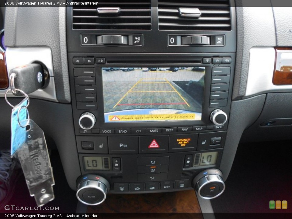 Anthracite Interior Controls for the 2008 Volkswagen Touareg 2 V8 #51596536