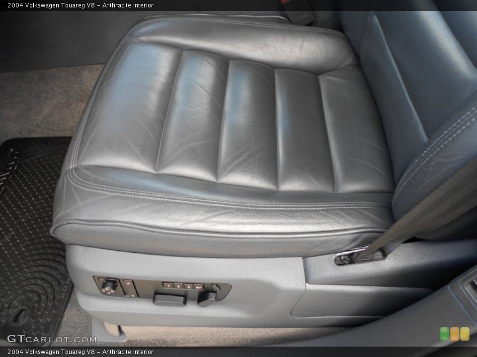 Anthracite Interior Controls for the 2004 Volkswagen Touareg V8 #51596764