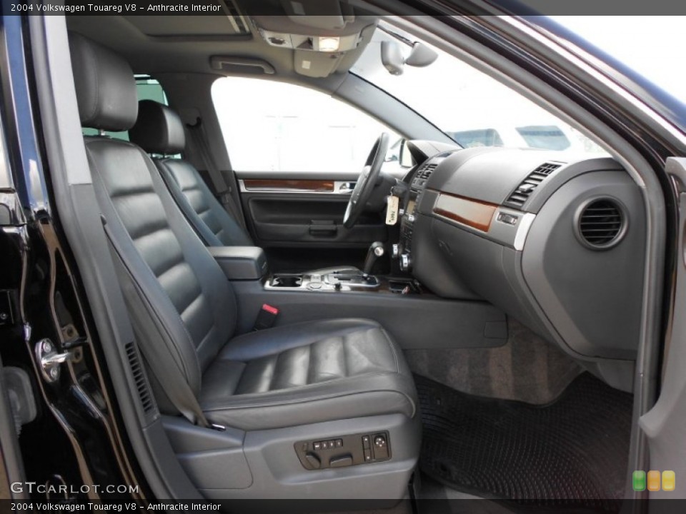 Anthracite Interior Photo for the 2004 Volkswagen Touareg V8 #51596794
