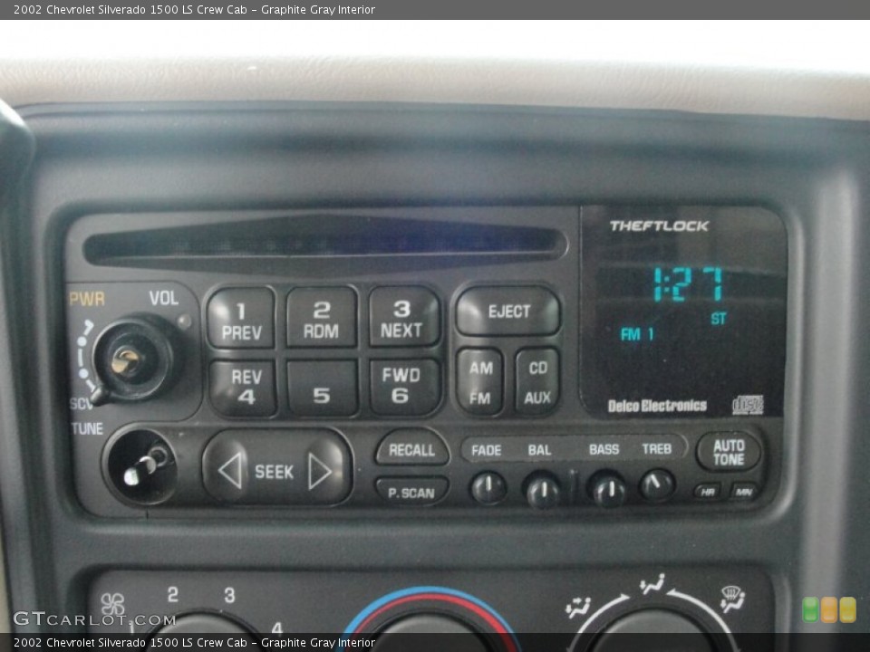 Graphite Gray Interior Controls for the 2002 Chevrolet Silverado 1500 LS Crew Cab #51601894
