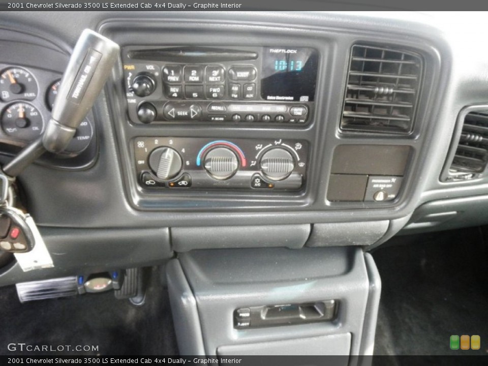 Graphite Interior Controls for the 2001 Chevrolet Silverado 3500 LS Extended Cab 4x4 Dually #51603448