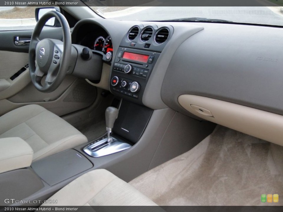 Blond Interior Dashboard for the 2010 Nissan Altima Hybrid #51604804