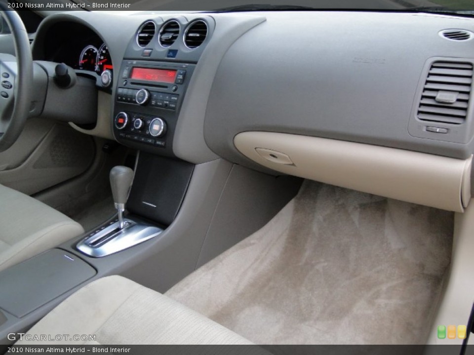 Blond Interior Dashboard for the 2010 Nissan Altima Hybrid #51604822