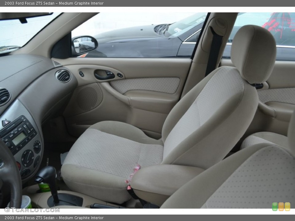 Medium Graphite Interior Photo for the 2003 Ford Focus ZTS Sedan #51610564