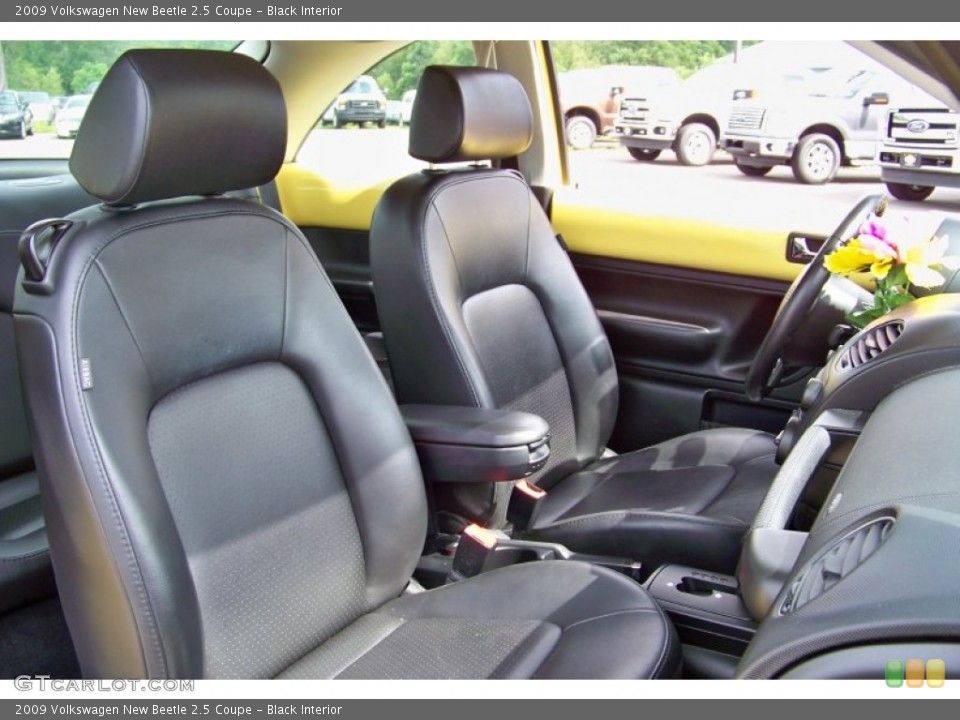 Black Interior Photo for the 2009 Volkswagen New Beetle 2.5 Coupe #51616018