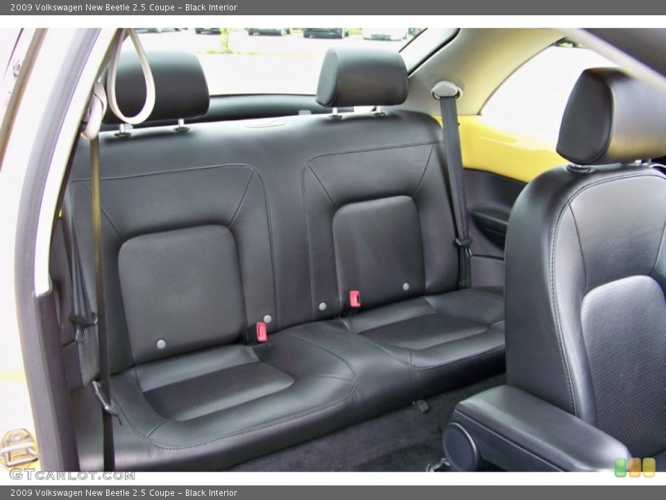 Black Interior Photo for the 2009 Volkswagen New Beetle 2.5 Coupe #51616045