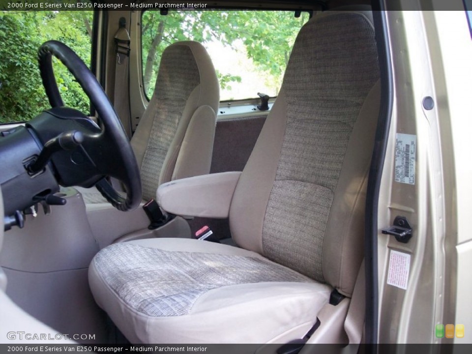 Medium Parchment Interior Photo for the 2000 Ford E Series Van E250 Passenger #51616102