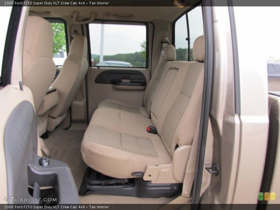 Tan Interior Photo for the 2006 Ford F250 Super Duty XLT Crew Cab 4x4 #51636073