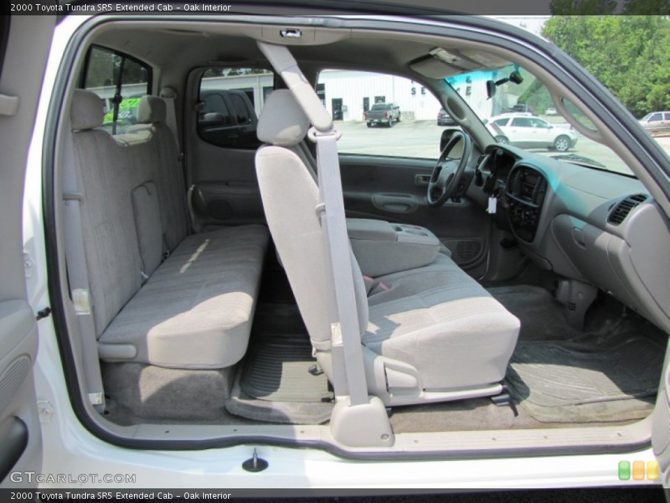 Oak Interior Photo for the 2000 Toyota Tundra SR5 Extended Cab #51641005