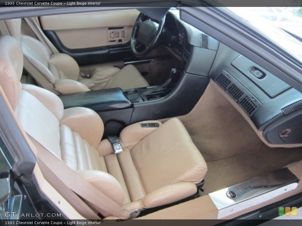 Light Beige Interior Photo for the 1993 Chevrolet Corvette Coupe #51643057